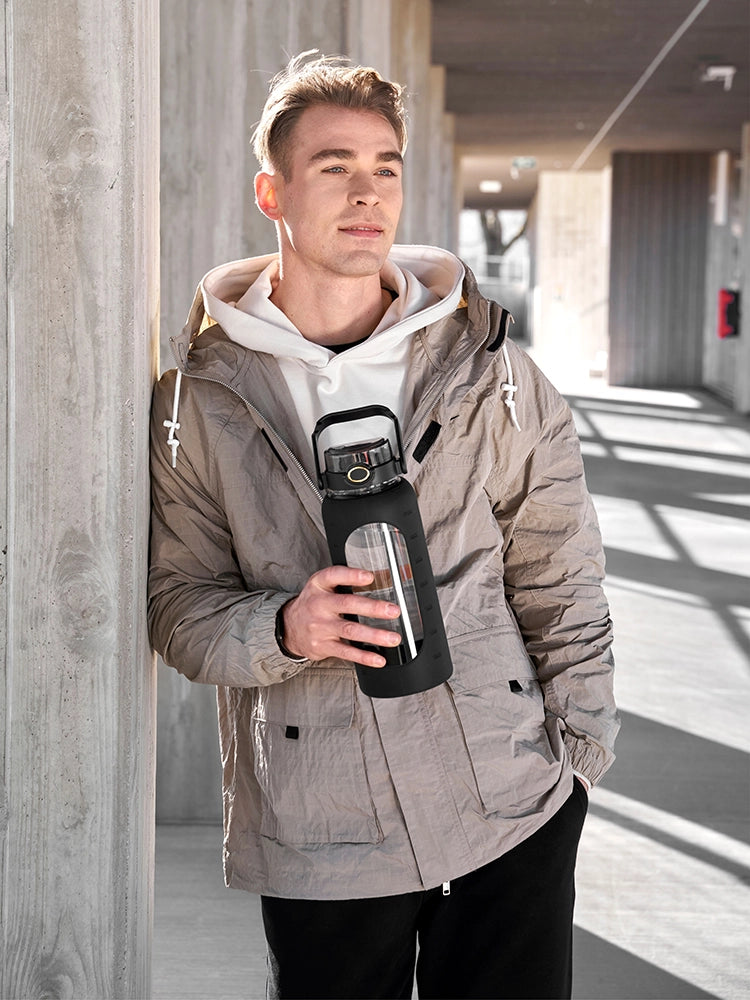 Glass water bottle with silicone sleeve 2 L (64oz)