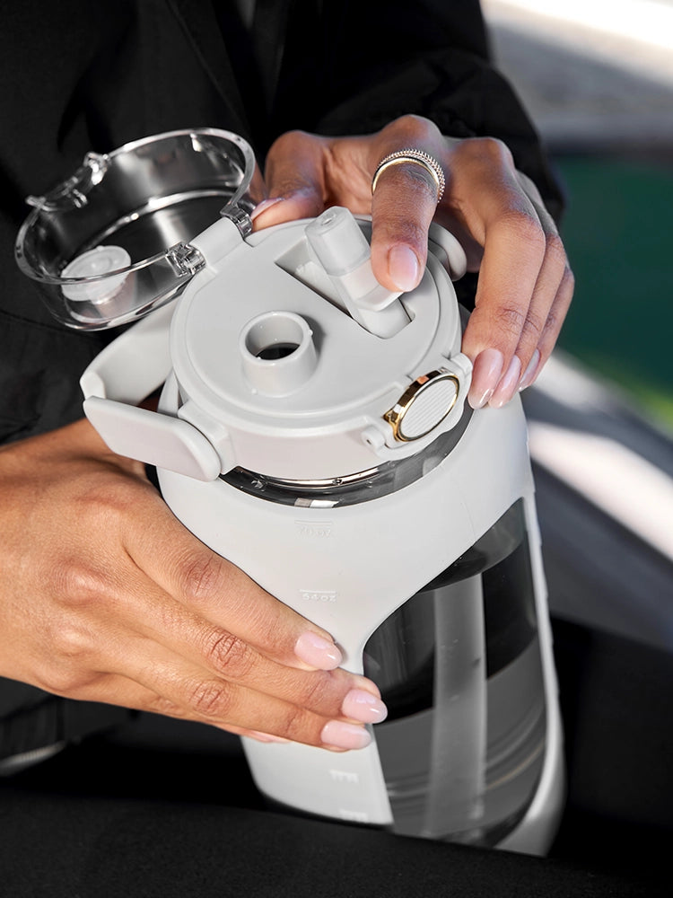 glasflasche-2l-grau #color_light-grey