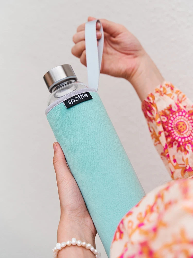 Glass water bottle with neoprene sleeve – 750 ml (24oz)