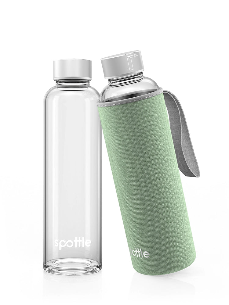 spottle 500-ml-Glasflasche mit pistaziengrüner Neoprenhülle und grauer Trageschlaufe