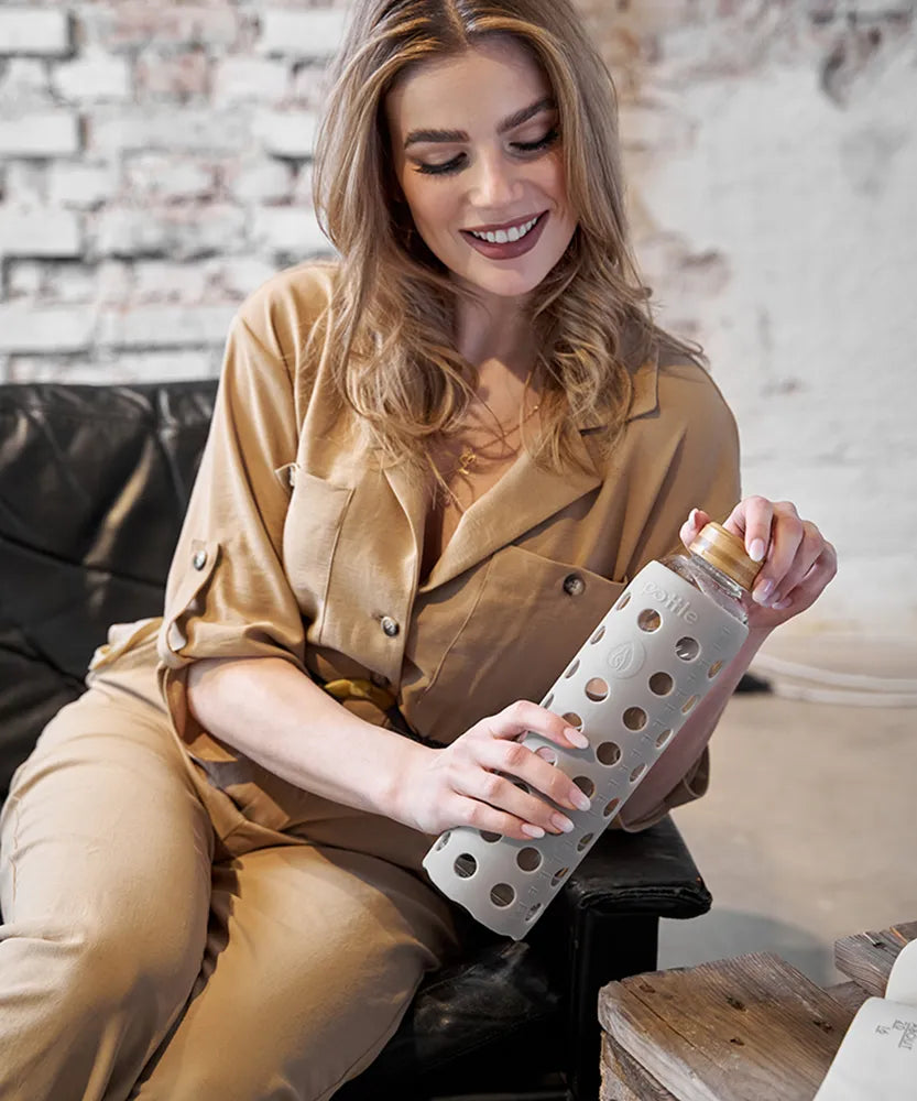 spottle-glasflasche-1l-mit-silikonhuelle