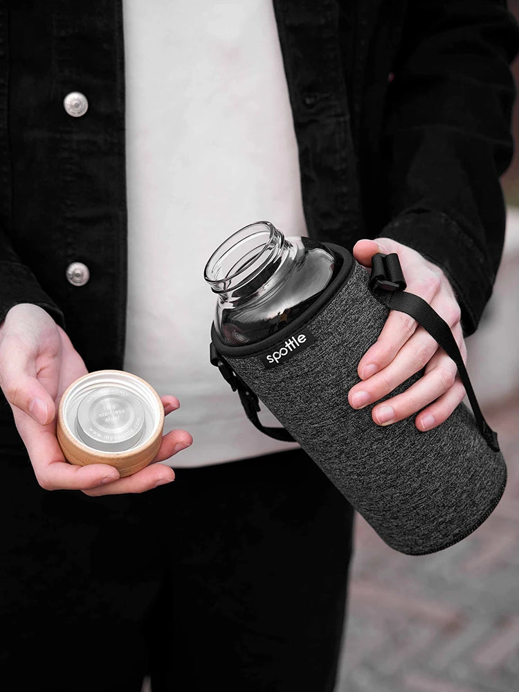 spottle-glasflasche-mit-neoprenhuelle-1-5-l-schwarz-meliert #color_mixed-black