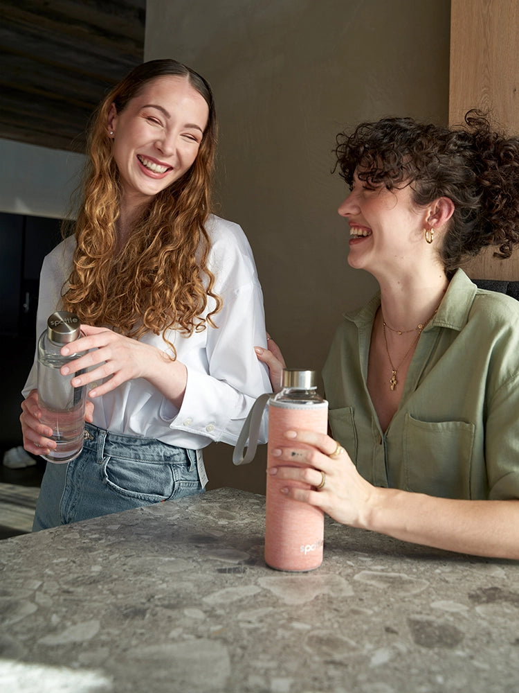 Glass water bottle with neoprene sleeve – 750 ml (24oz)