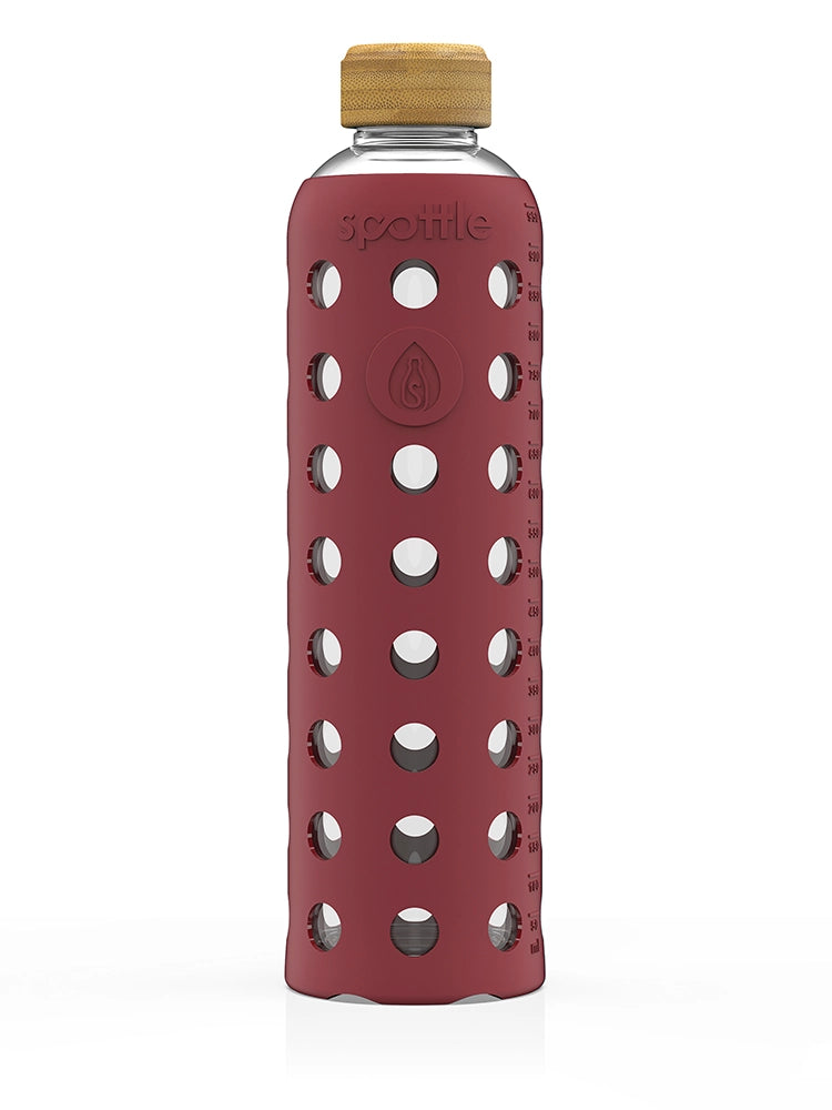 Glass water bottle with silicone sleeve & bamboo cap – 1 L