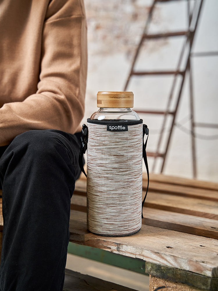 Glass water bottle with neoprene sleeve 1.5 L