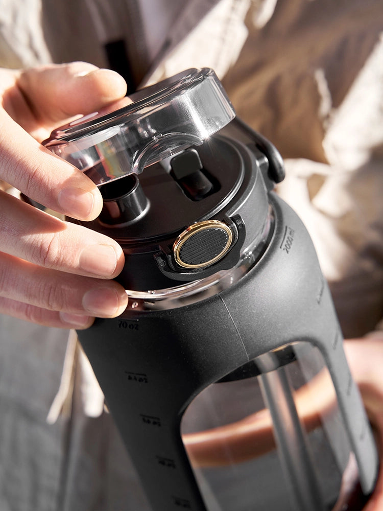 Glass water bottle with silicone sleeve 2 L (64oz)