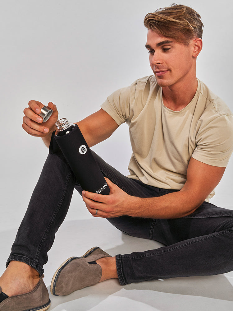 Glass water bottle with neoprene sleeve – 750 ml (24oz)