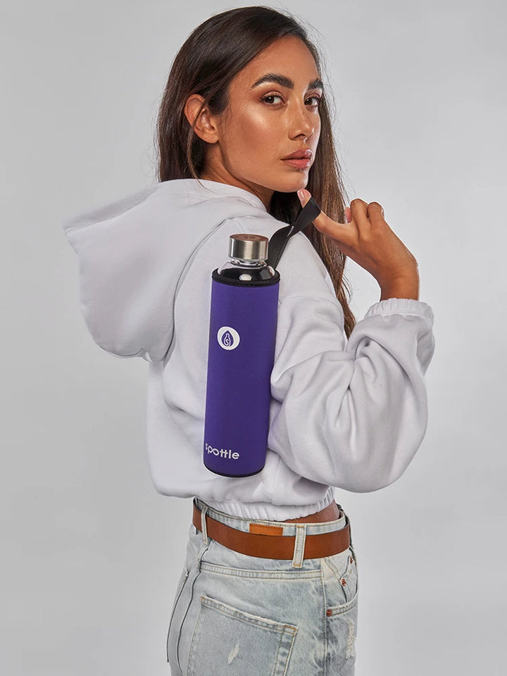 glasflasche-750ml-schraubverschluss-mit-neoprenhuelle-lila #color_purple-cotton