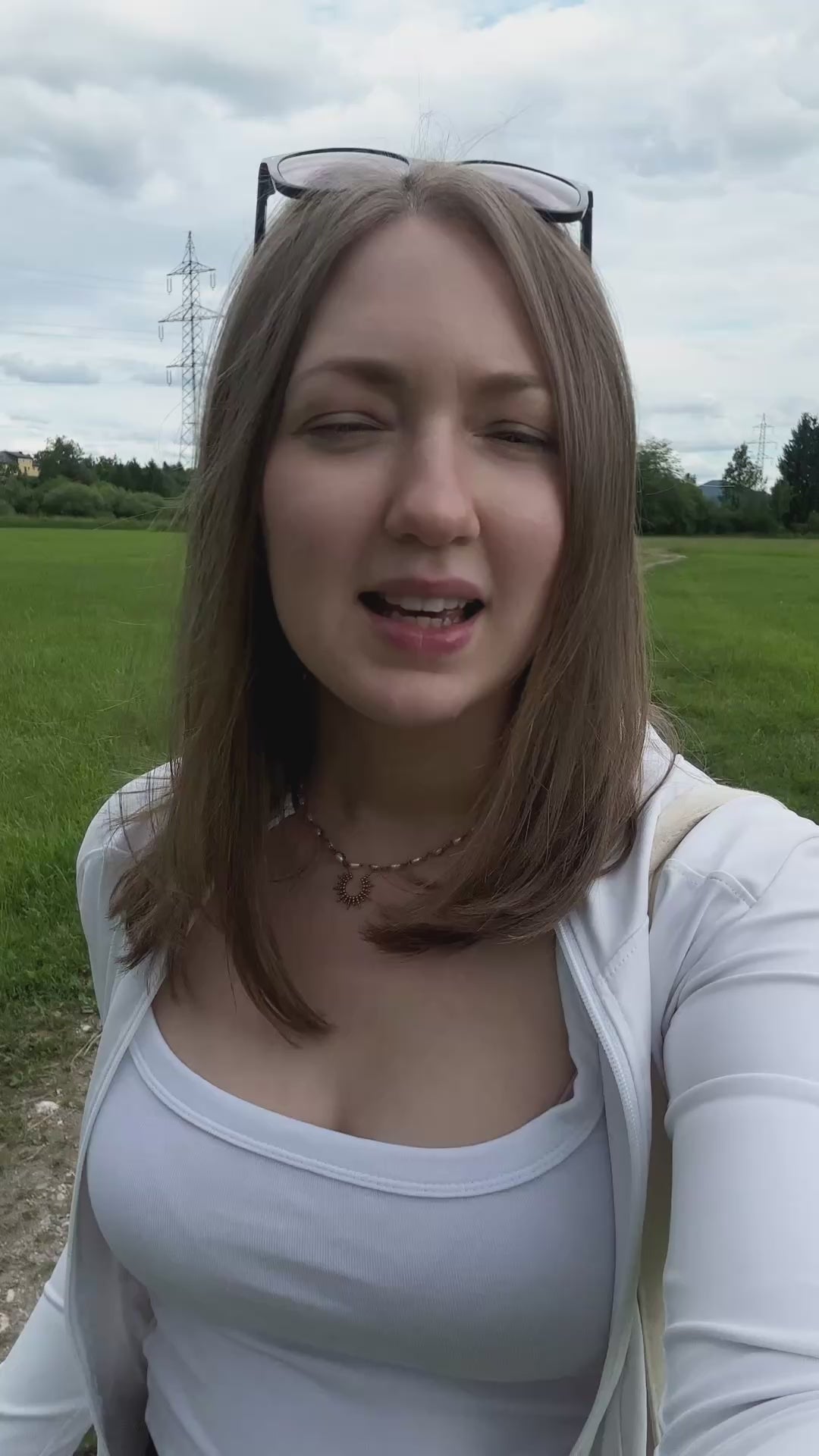 Load video: spottle Glasflasche im Kontext von Kundenfeedback zu Robustheit und Sicherheit.