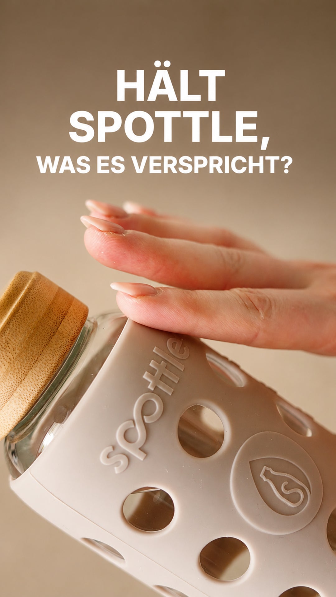 Video laden: Das Video zeigt positives Kundenfeedback zur spottle Glasflasche und hebt sie als hochwertige Trinkflasche aus Glas für den Alltag hervor.