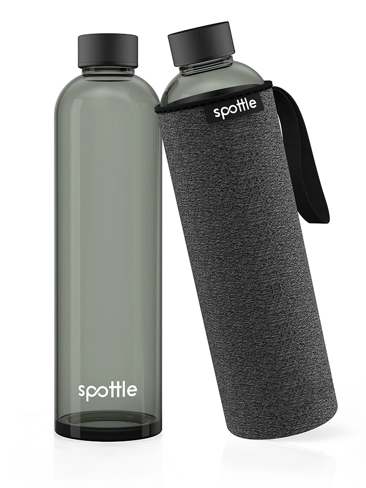 spottle schwarze 1-Liter-Glasflasche mit dunkelgrauer Neoprenhülle und schwarzer Trageschlaufe