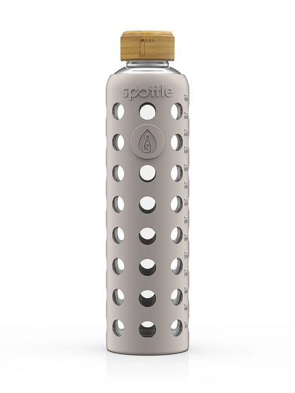 Glass water bottle with silicone sleeve & bamboo cap – 750 ml