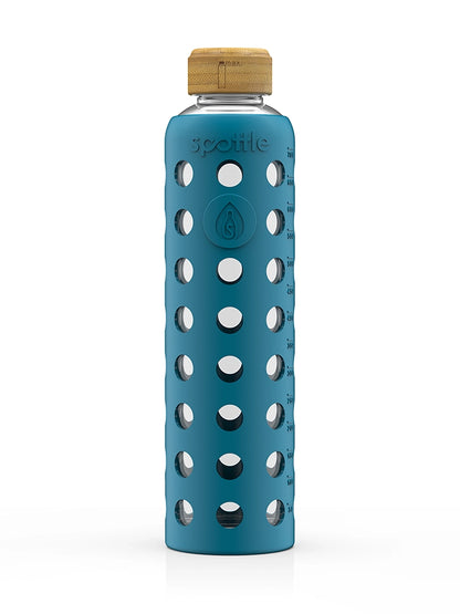 Glass water bottle with silicone sleeve & bamboo cap – 750 ml