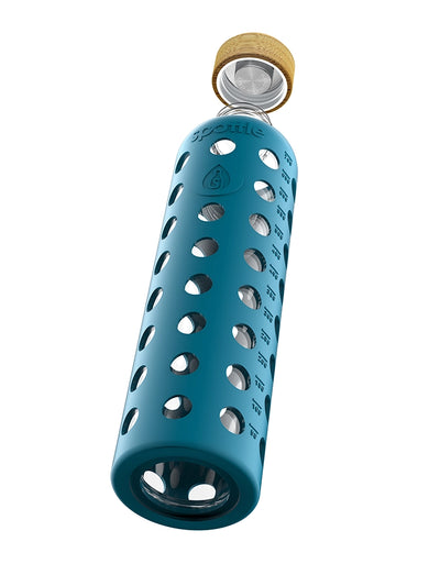 Glass water bottle with silicone sleeve & bamboo cap – 750 ml