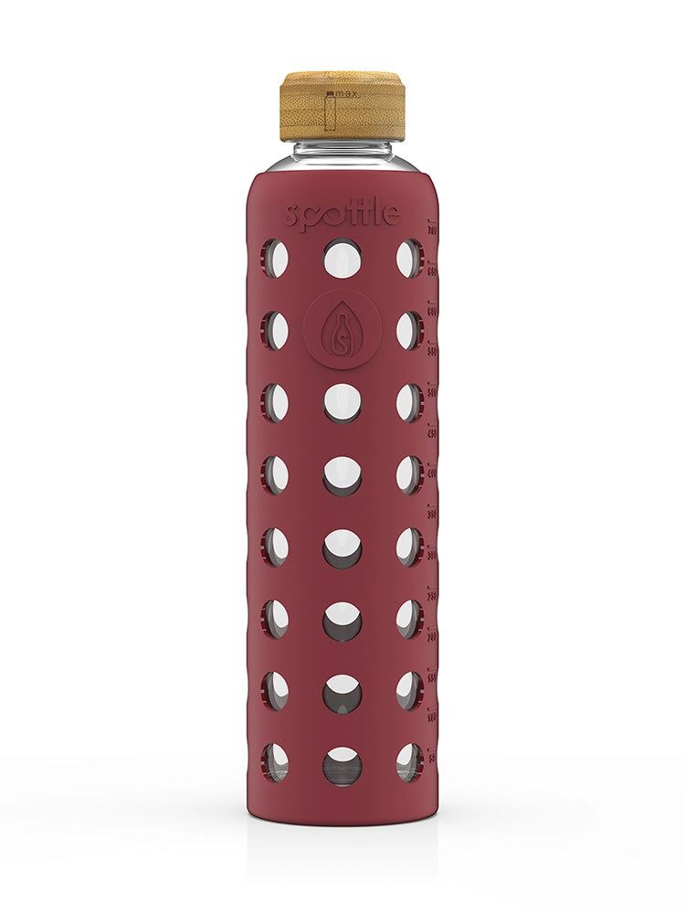 Glass water bottle with silicone sleeve & bamboo cap – 750 ml